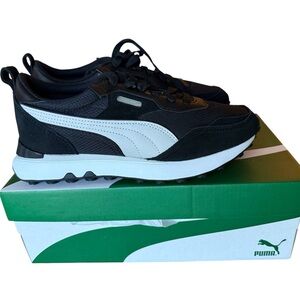 Puma Women's Black and Gray Sneakers